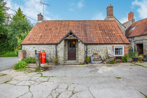 The Old Bull Stall, Penselwood