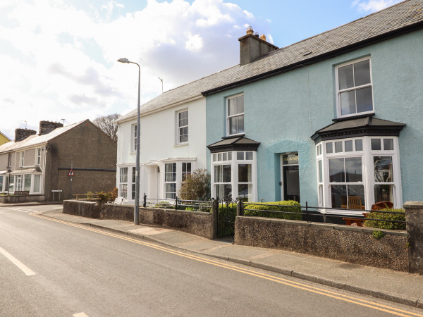 Glandwr, Borth-y-gest