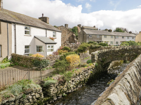 14 Low Row, Cark In Cartmel 