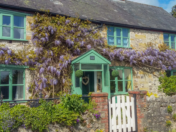 2 Wisteria Cottages, Tatworth