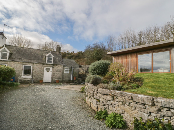 Bron Heulog Cottage, Llangoed