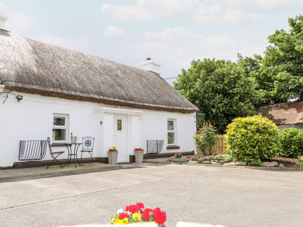 Whispering Willows - The Thatch, Carndonagh, County Donegal