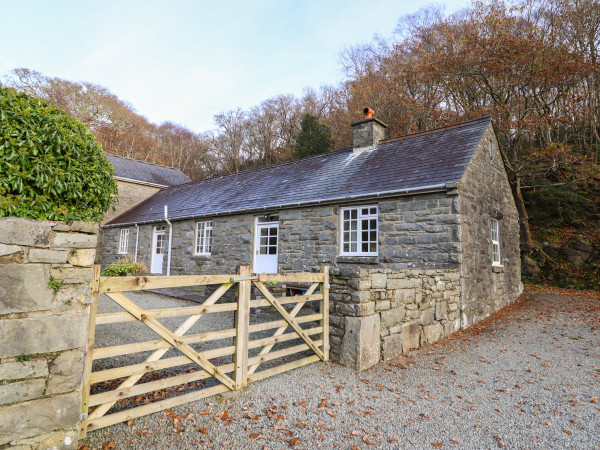 Farchynys Court Cottage Image 1