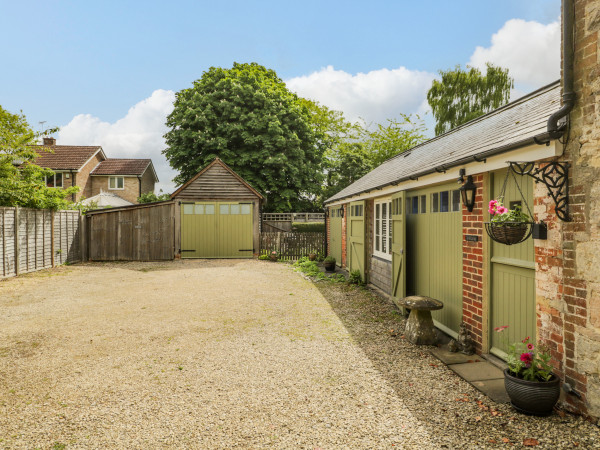 Old Cart Shed Image 1