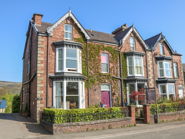 Talbot House, Castleton, Peak District