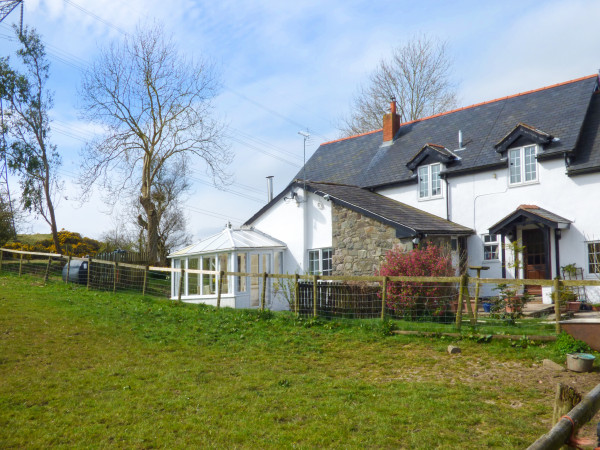 Glan Y Gors Cottage Image 1