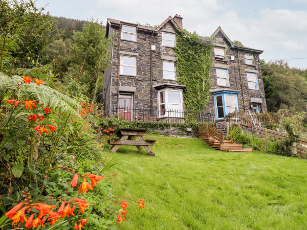 2 Isygraig, Corris