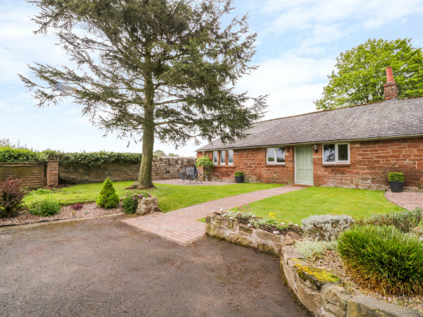 Berrymoor Cottage, Corby Hill