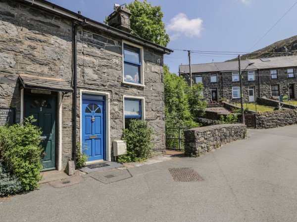 2 Waterloo Cottage, Blaenau Ffestiniog