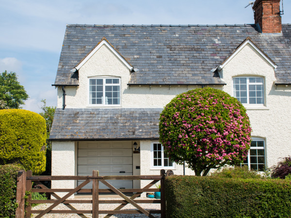 Glencoe Cottage Image 1