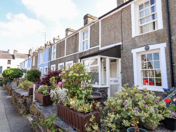 Pump Cottage, 8 Glyn Terrace, Porthmadog