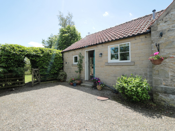 Henhouse Cottage Image 1