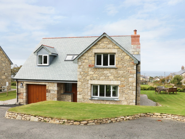 Myles View, Pendeen