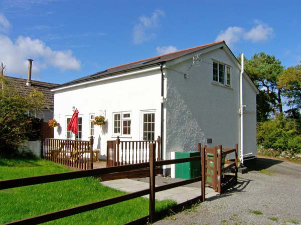 Farmhouse Cottage Image 1