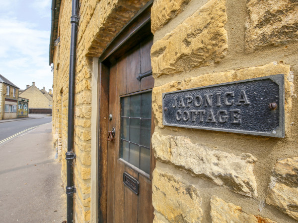 Japonica Cottage, Bourton-on-the-water