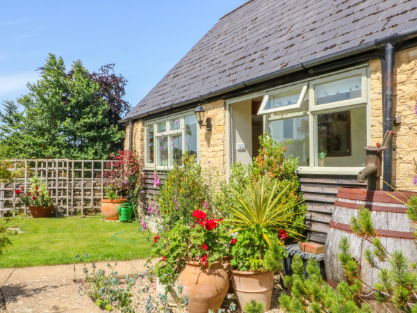 Henmarsh Cottage Image 1