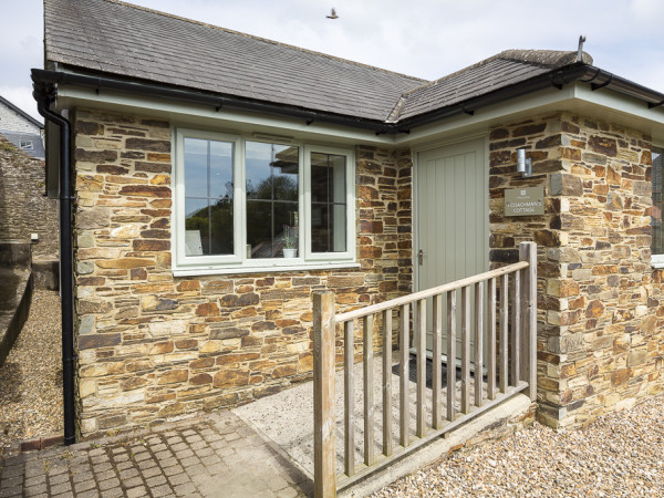 1 Coachman's Cottage, Hillfield Village, Dartmouth